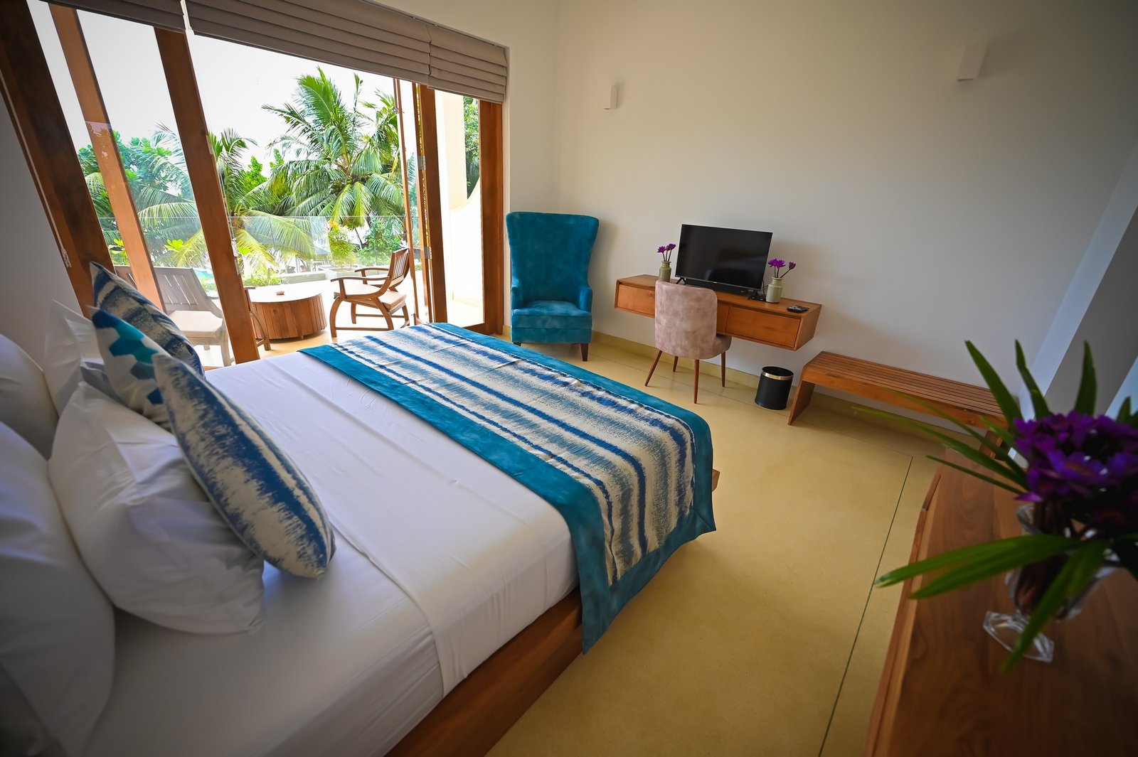 Deluxe Room with garden and pool view