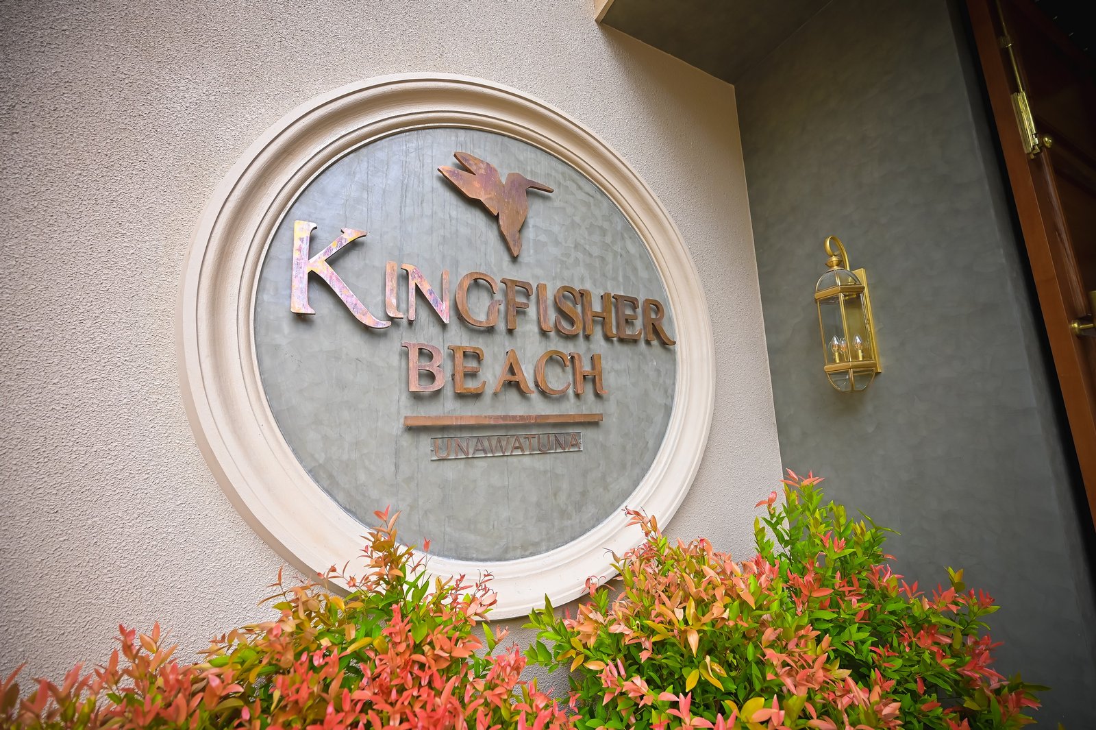 Kingfisher Beach sign and entrance